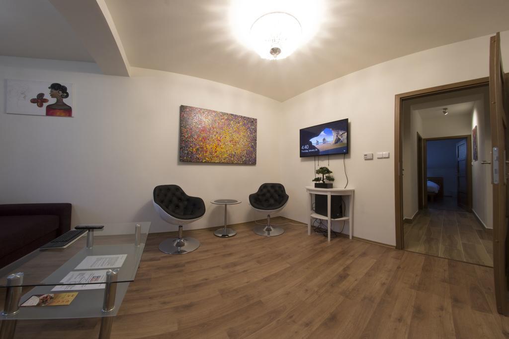 Prague Gate Apartments エクステリア 写真