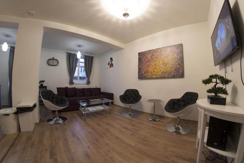 Prague Gate Apartments エクステリア 写真