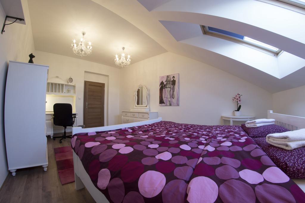 Prague Gate Apartments エクステリア 写真