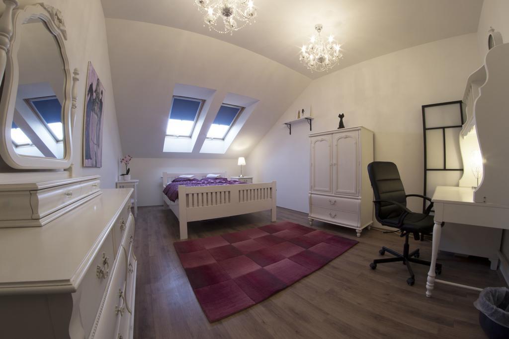 Prague Gate Apartments エクステリア 写真
