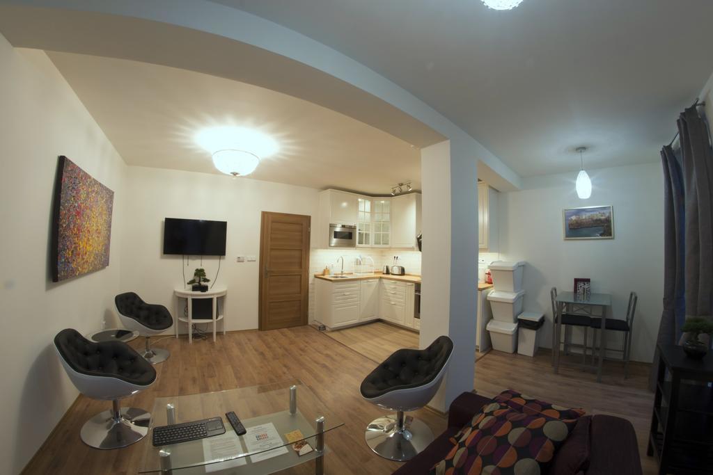 Prague Gate Apartments エクステリア 写真